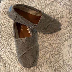 Grey wool Toms